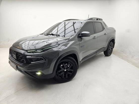 FIAT TORO 2.0 16V TURBO DIESEL ULTRA 4WD AT9 FIAT TORO 2.0 16V TURBO DIESEL ULTRA 4WD AT9